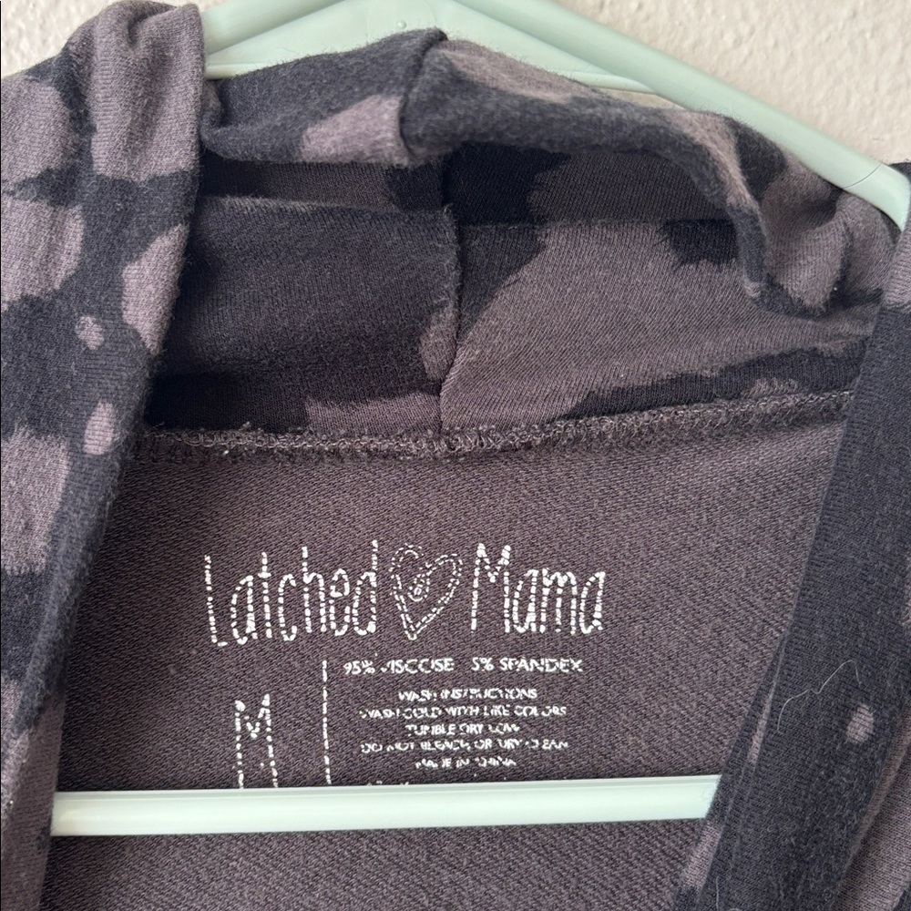 Latched Mama Petal Front Nursing Pullover size medium sweater tie dye - Picture 5 of 7